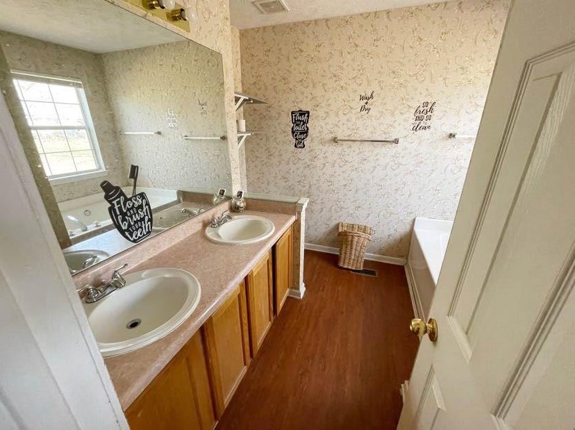 4426 Cross Ln, Decatur GA  30035-2118 exterior