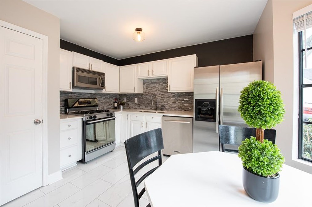 3877 Conley Downs Dr, Decatur GA  30034-4772 exterior