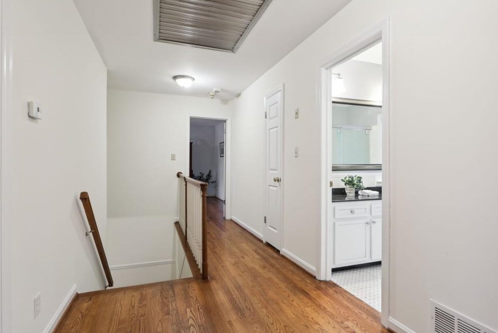 345 Durand Falls Dr, Decatur GA  30030-1019 exterior