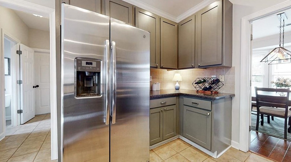 1470 Crescent Walk, Decatur GA  30033-2401 exterior