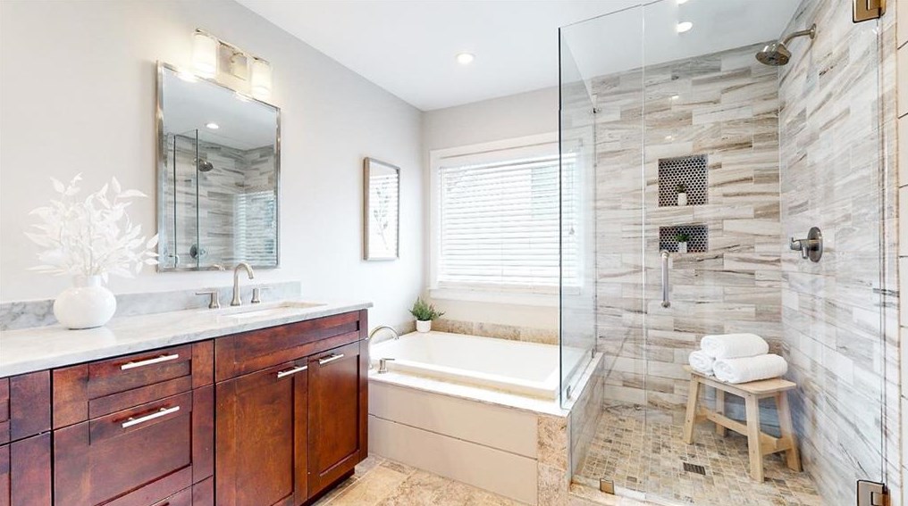 1470 Crescent Walk, Decatur GA  30033-2401 exterior