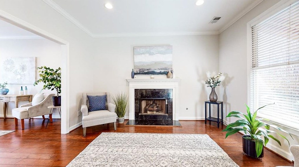 1470 Crescent Walk, Decatur GA  30033-2401 exterior