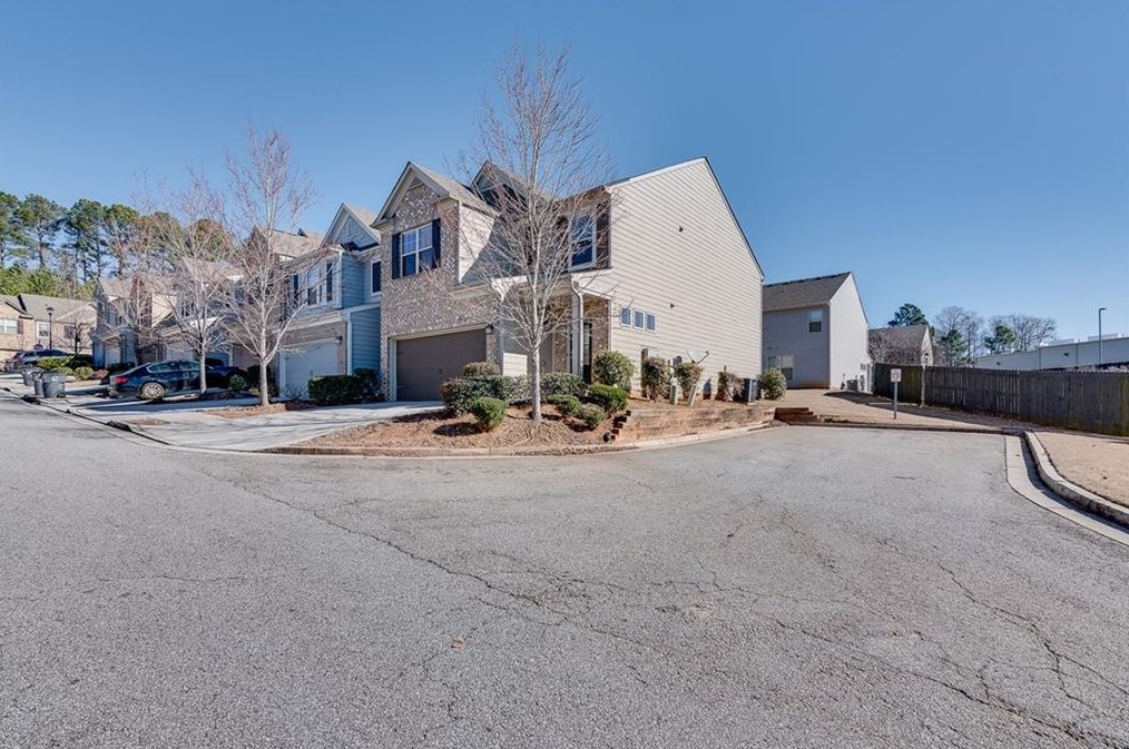 983 Haley Woods Ln, Lawrenceville GA  30043-7332 exterior
