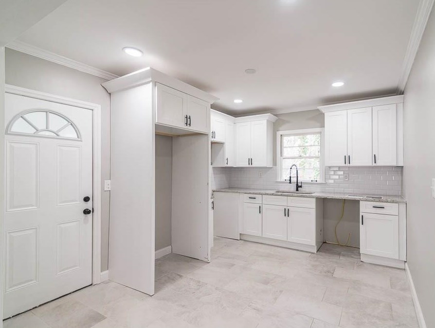 2219 Rosewood Rd, Decatur GA  30032-7131 exterior