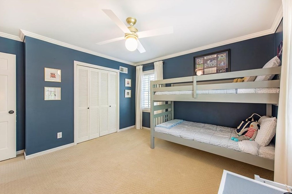 6250 Weatherly Dr, Atlanta GA  30328-3630 exterior