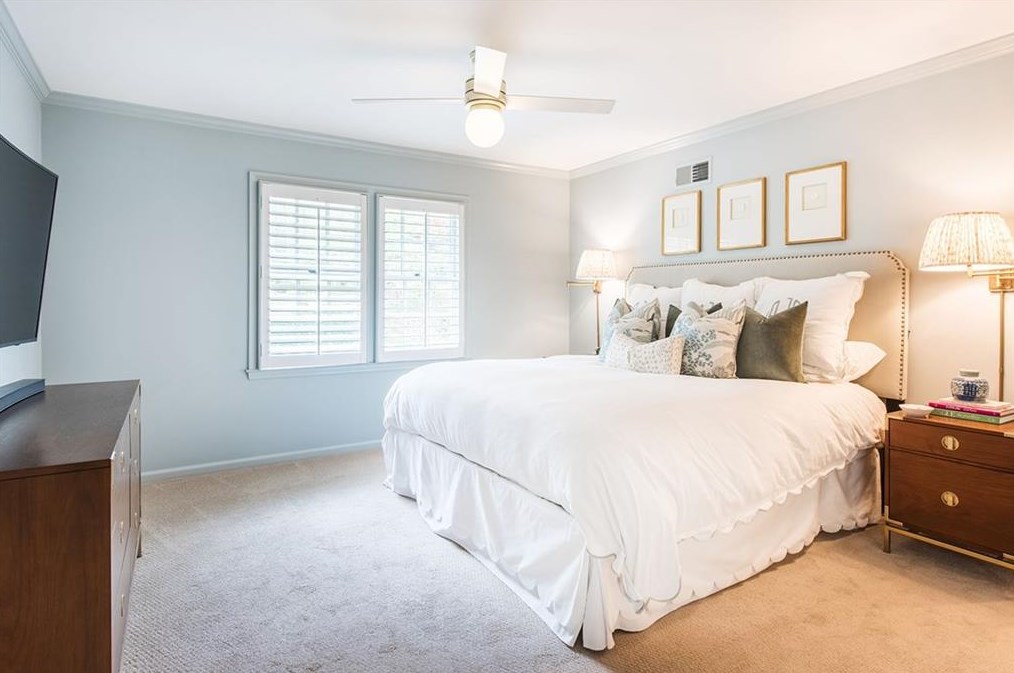 6250 Weatherly Dr, Atlanta GA  30328-3630 exterior