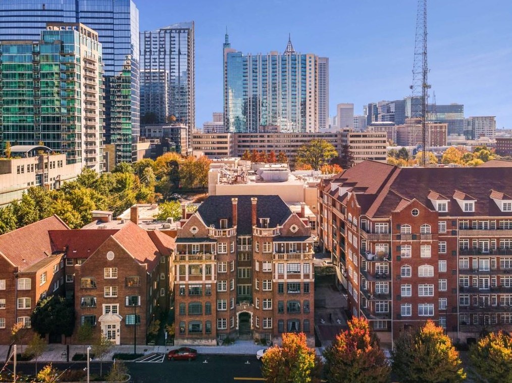 81 Peachtree Pl, Atlanta GA  30309-3956 exterior