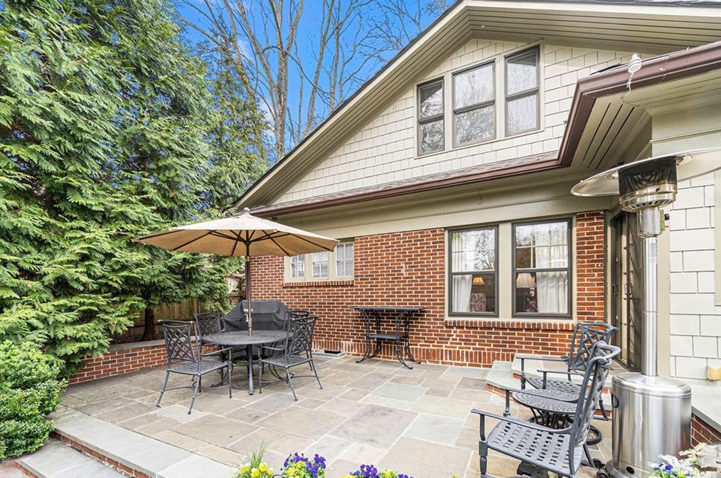 209 Michigan Ave, Decatur GA  30030-1850 exterior