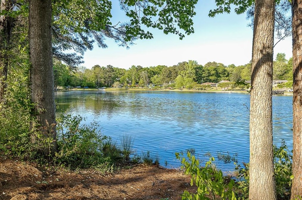 1938 Willa Dr, Decatur GA  30032-4267 exterior