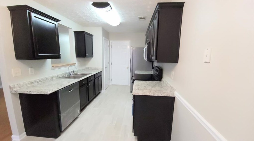 1626 Little Creek Dr, Lawrenceville GA  30045-7990 exterior