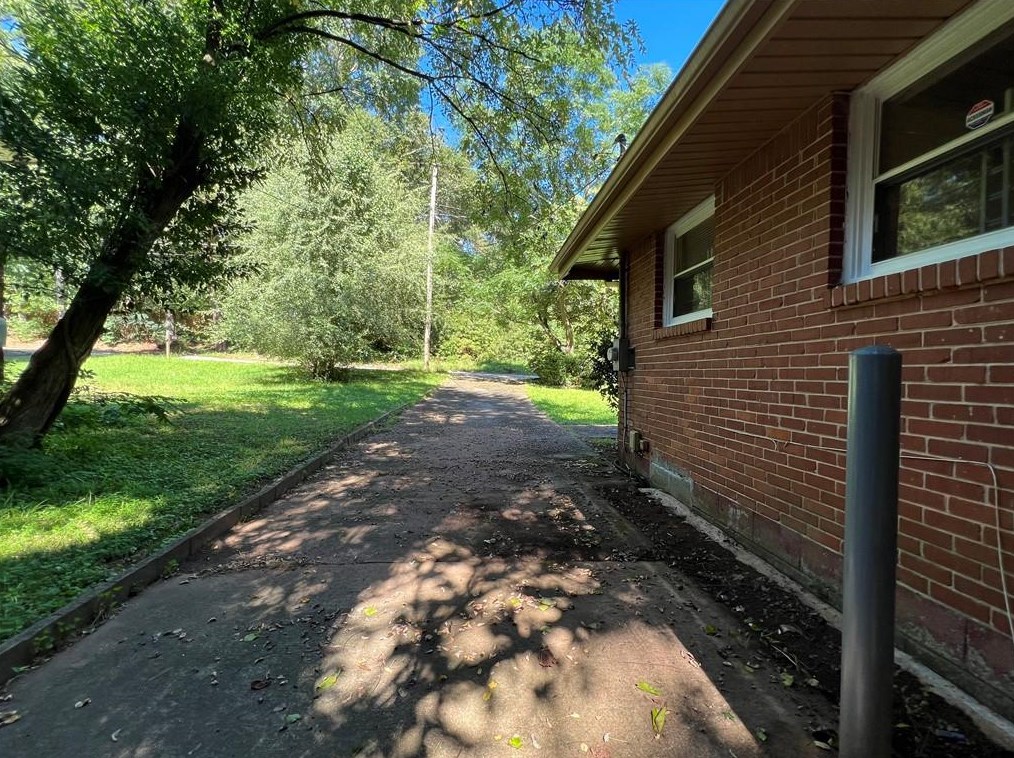 1807 Austin Rd, Decatur GA 30032-3845 exterior