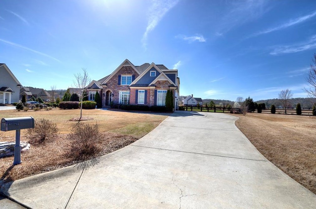 34 River Shoals Dr, Euharlee GA  30120-6514 exterior