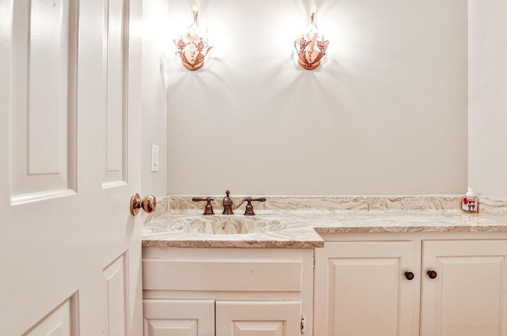 1820 Bedfordshire Dr, Decatur GA  30033-1406 exterior