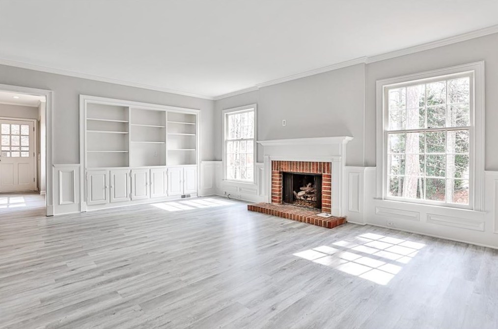 1820 Bedfordshire Dr, Decatur GA  30033-1406 exterior