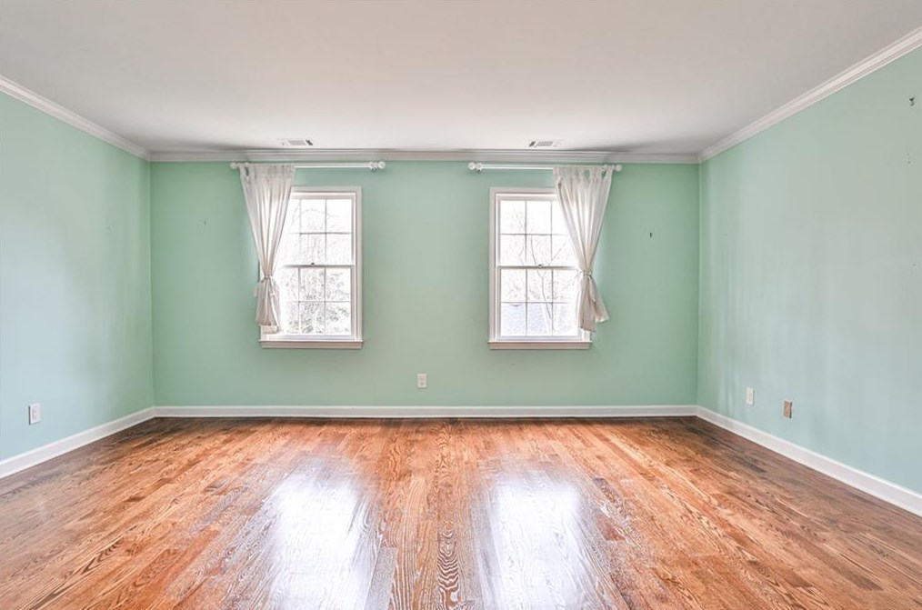 1820 Bedfordshire Dr, Decatur GA  30033-1406 exterior