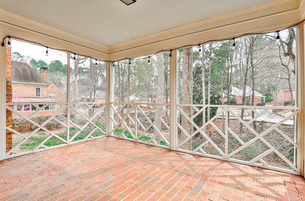 1820 Bedfordshire Dr, Decatur GA  30033-1406 exterior