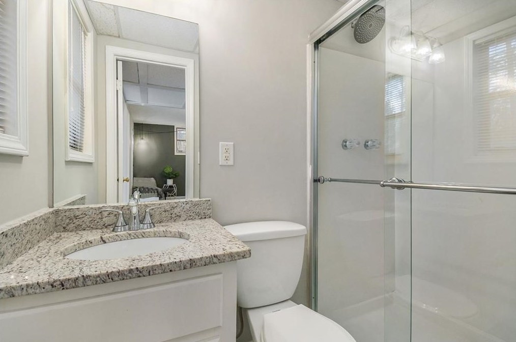 1850 Cedar Cliff Dr, Smyrna GA  30080-5640 exterior