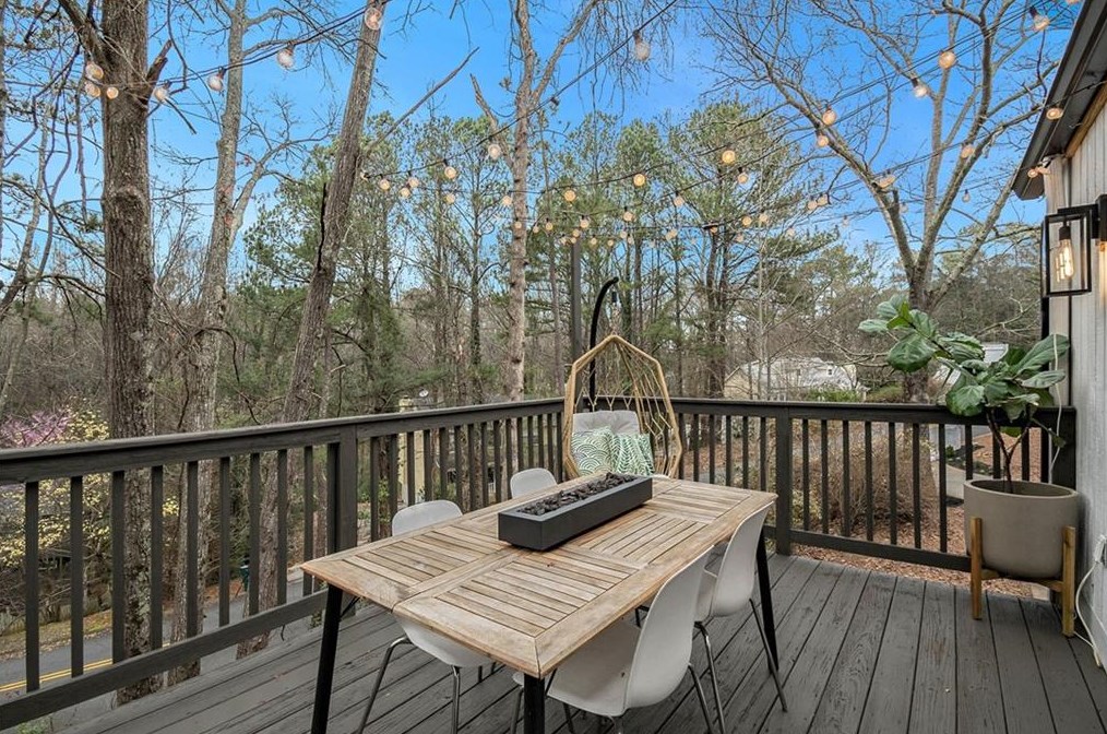 1850 Cedar Cliff Dr, Smyrna GA  30080-5640 exterior