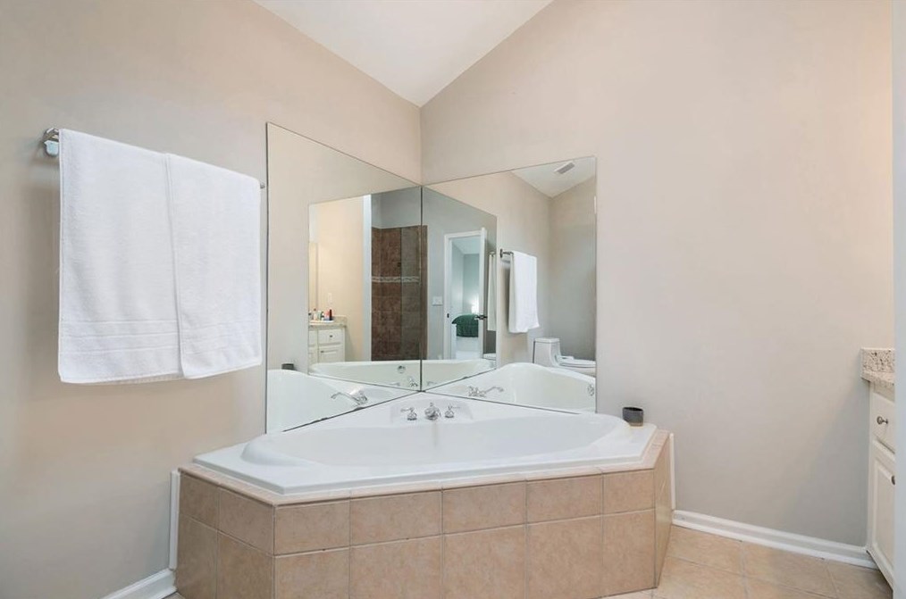 1850 Cedar Cliff Dr, Smyrna GA  30080-5640 exterior
