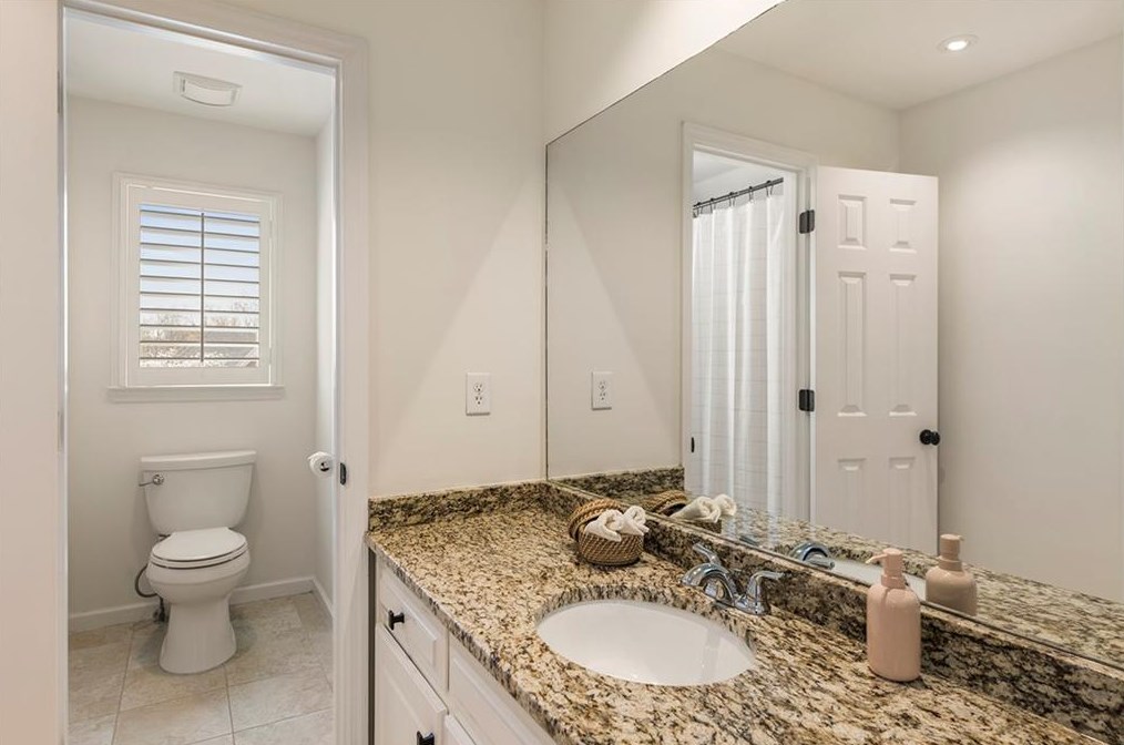 360 Cotton Field Way, Alpharetta GA  30022-8284 exterior