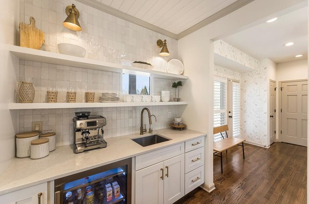 360 Cotton Field Way, Alpharetta GA  30022-8284 exterior