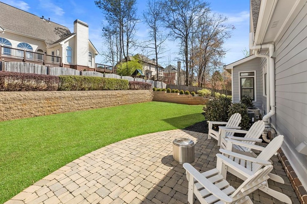 360 Cotton Field Way, Alpharetta GA  30022-8284 exterior