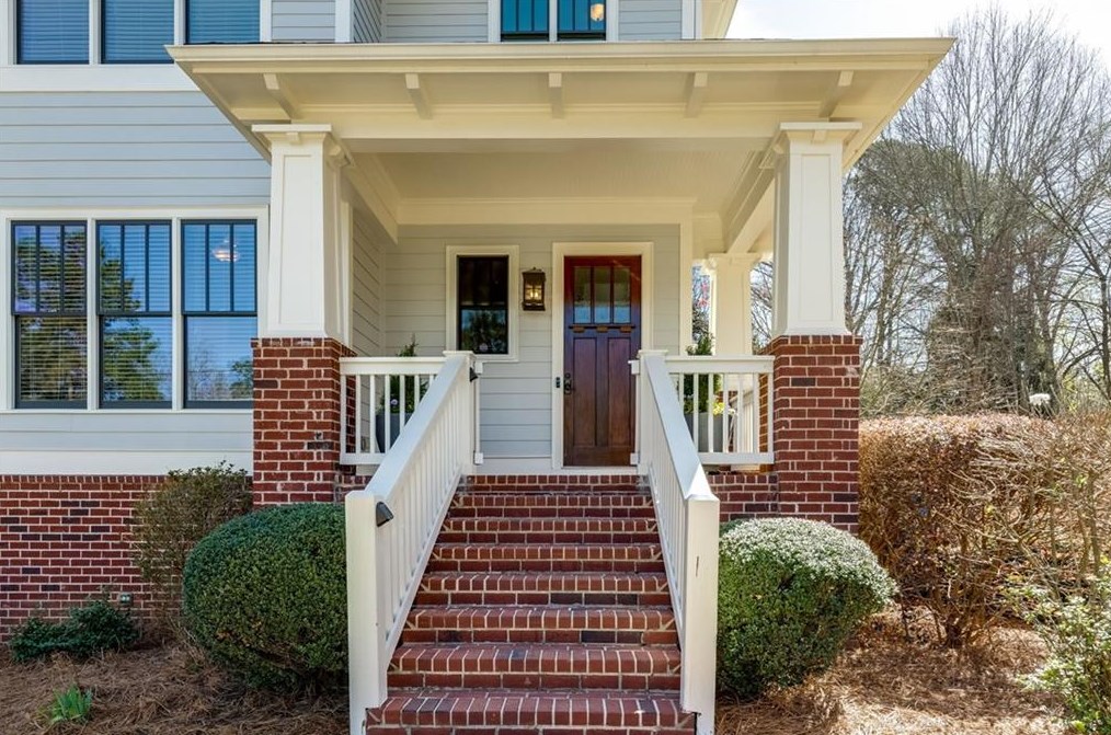 1453 Woodland Hl Dr, Atlanta GA  30324-4627 exterior