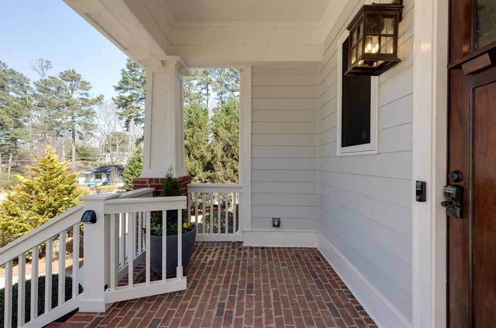 1453 Woodland Hl Dr, Atlanta GA  30324-4627 exterior