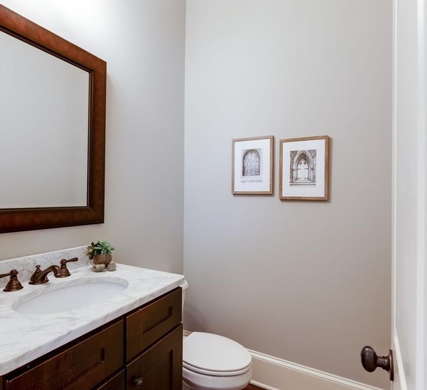1453 Woodland Hl Dr, Atlanta GA  30324-4627 exterior