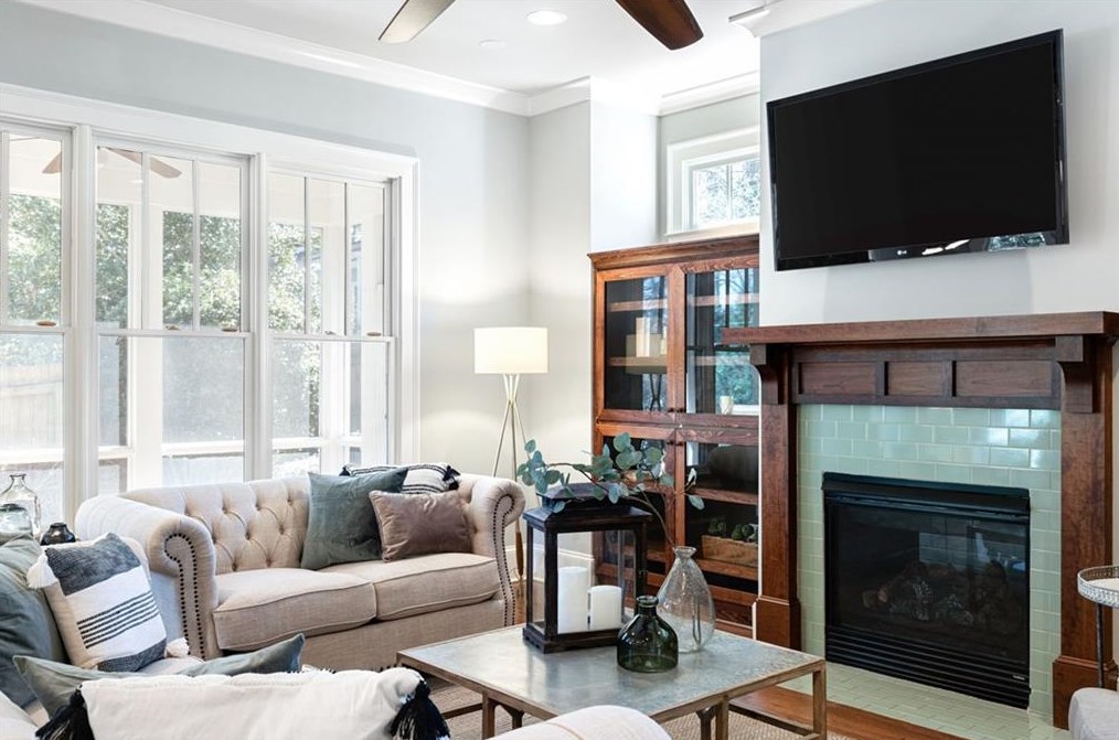 1453 Woodland Hl Dr, Atlanta GA  30324-4627 exterior