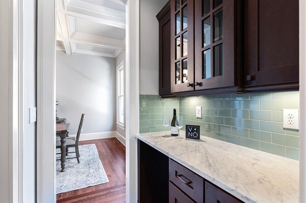 1453 Woodland Hl Dr, Atlanta GA  30324-4627 exterior