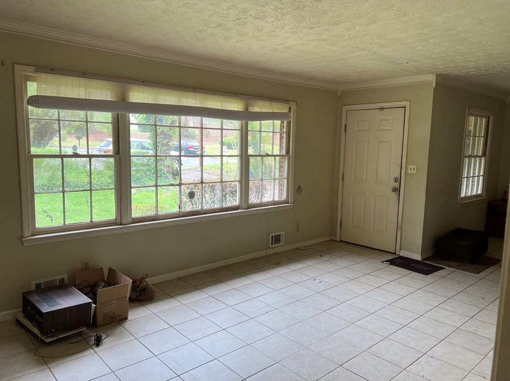 4010 Moffat Ct, Decatur GA  30035-1669 exterior