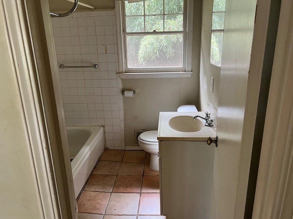 4010 Moffat Ct, Decatur GA  30035-1669 exterior