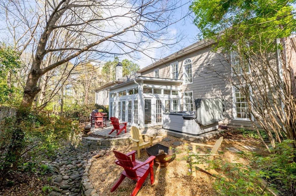 3 Village Walk Dr, Decatur GA  30030-2685 exterior