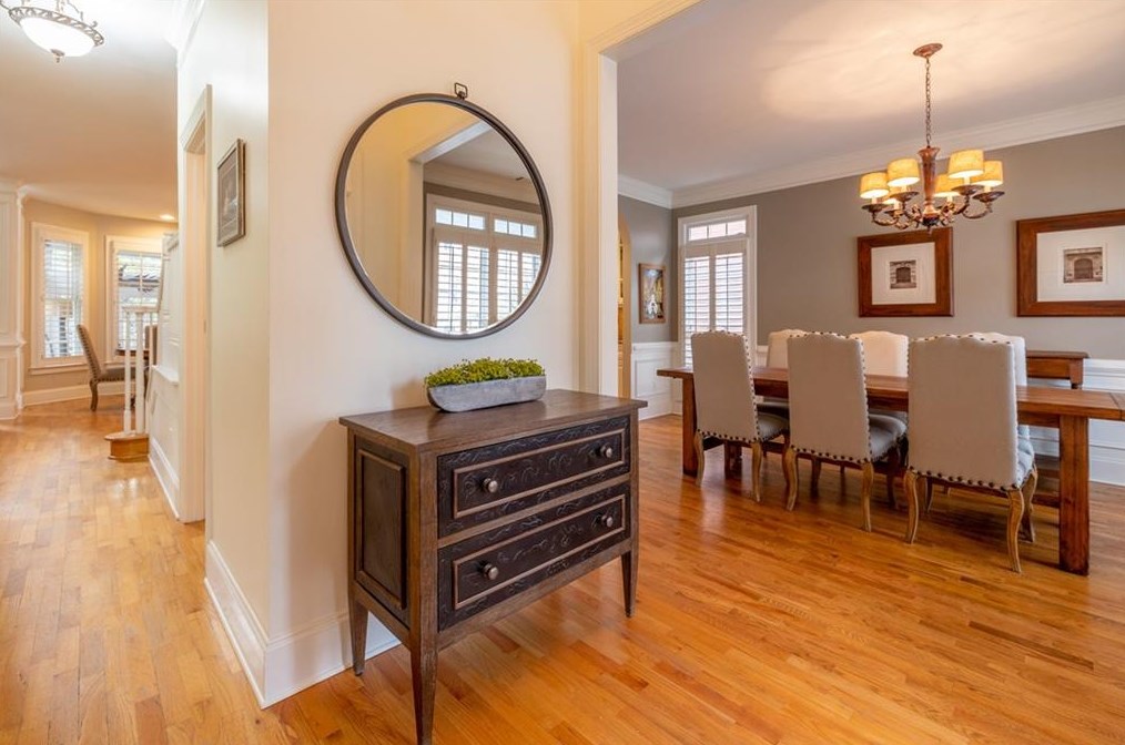 3 Village Walk Dr, Decatur GA  30030-2685 exterior