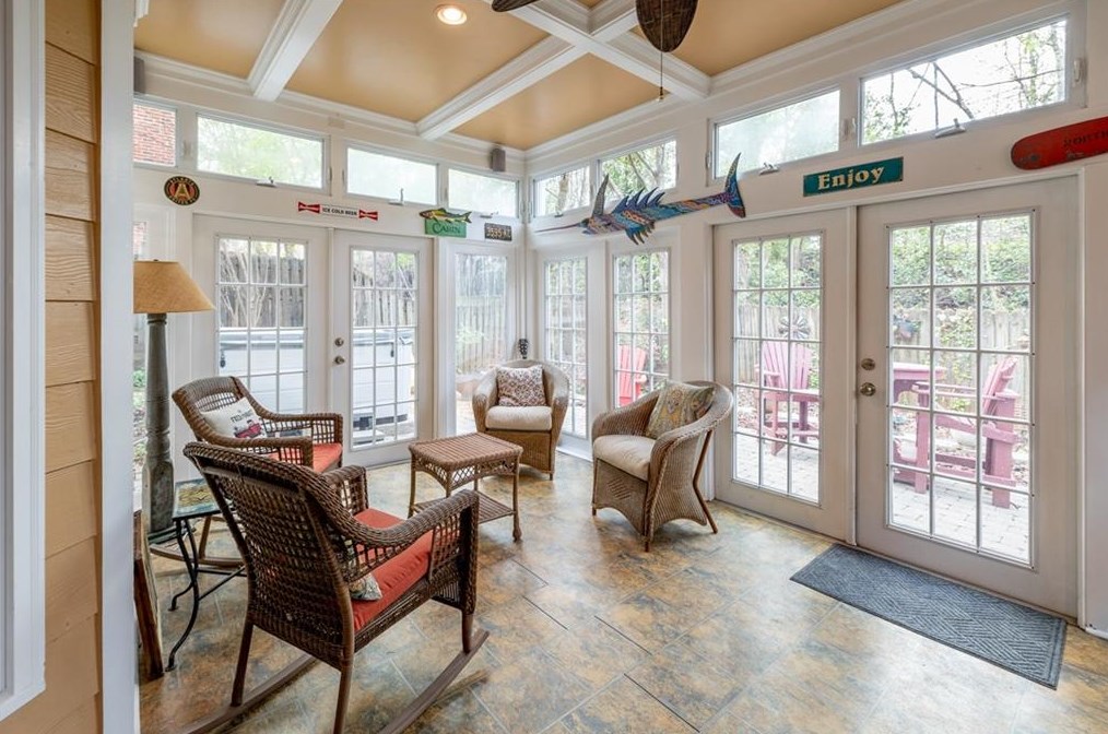 3 Village Walk Dr, Decatur GA  30030-2685 exterior