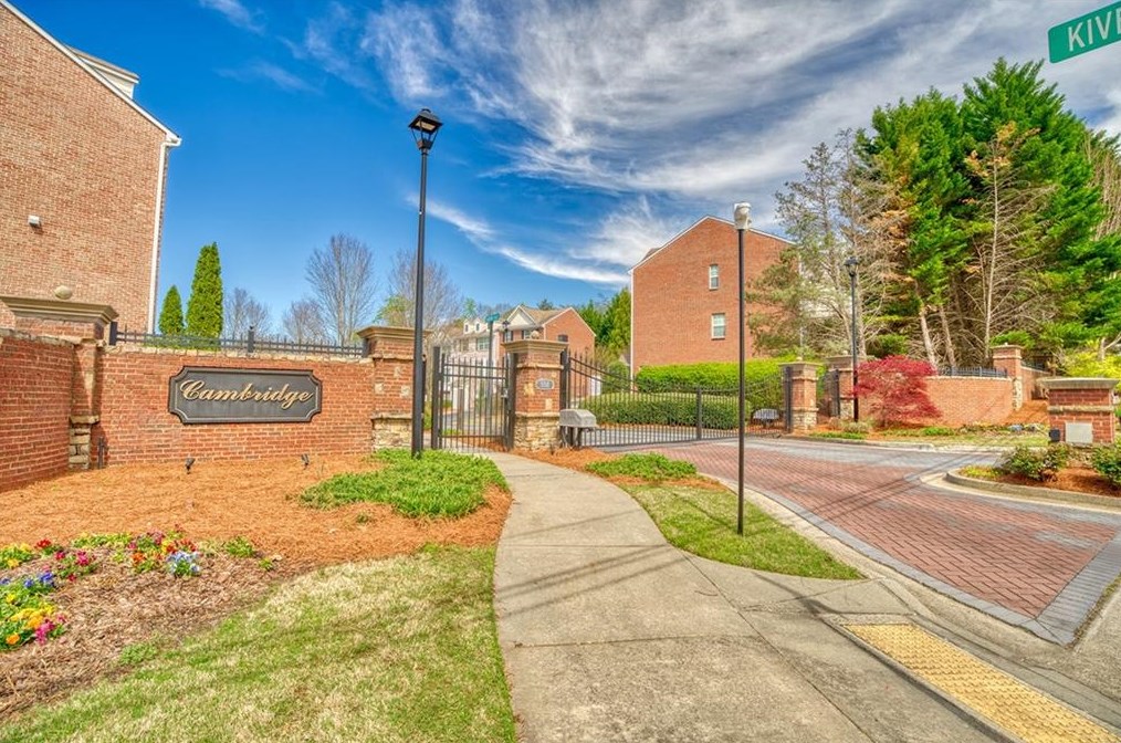 7822 Welsford Pt, Atlanta GA  30350-5894 exterior