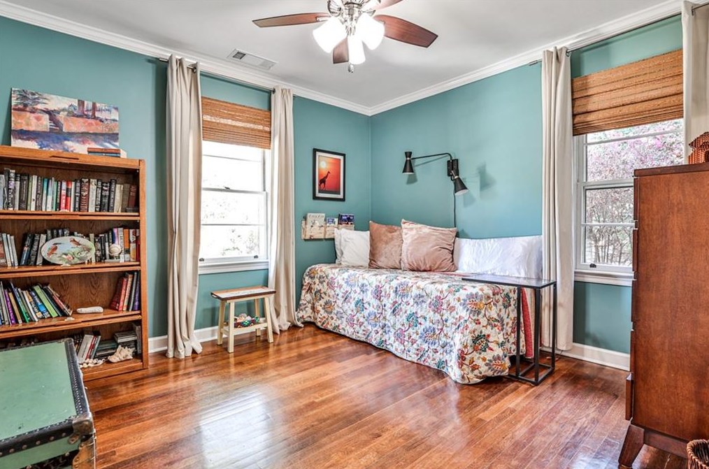 2617 Woodridge Dr, Decatur GA  30033-4844 exterior