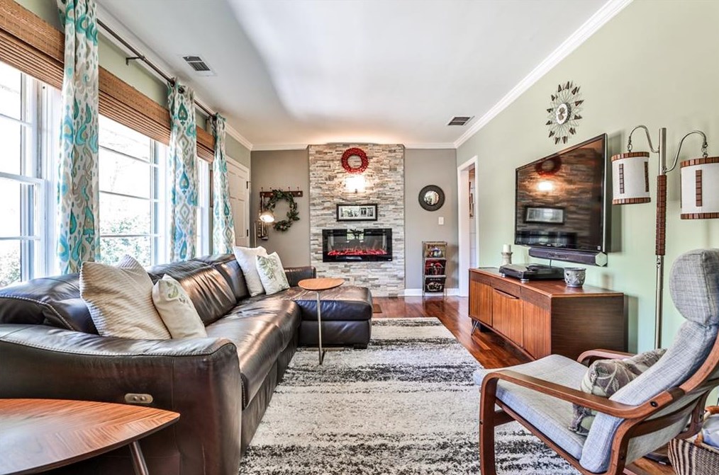 2617 Woodridge Dr, Decatur GA  30033-4844 exterior