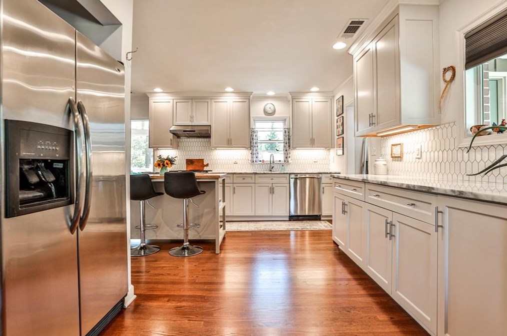 2617 Woodridge Dr, Decatur GA  30033-4844 exterior