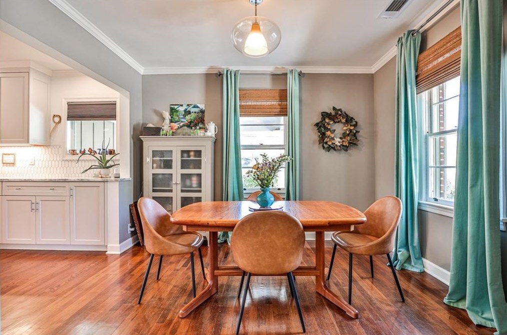 2617 Woodridge Dr, Decatur GA  30033-4844 exterior