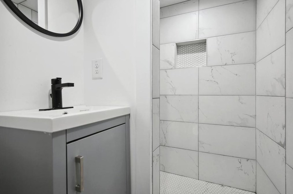 1375 Alverado Way, Decatur GA  30032-2927 exterior