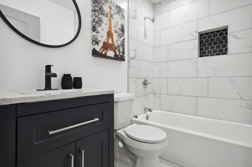 1375 Alverado Way, Decatur GA  30032-2927 exterior