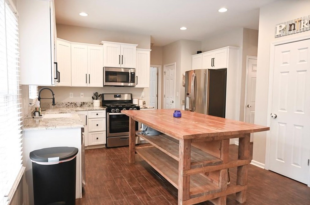 528 Homestead Dr, Dallas GA  30157-4631 exterior