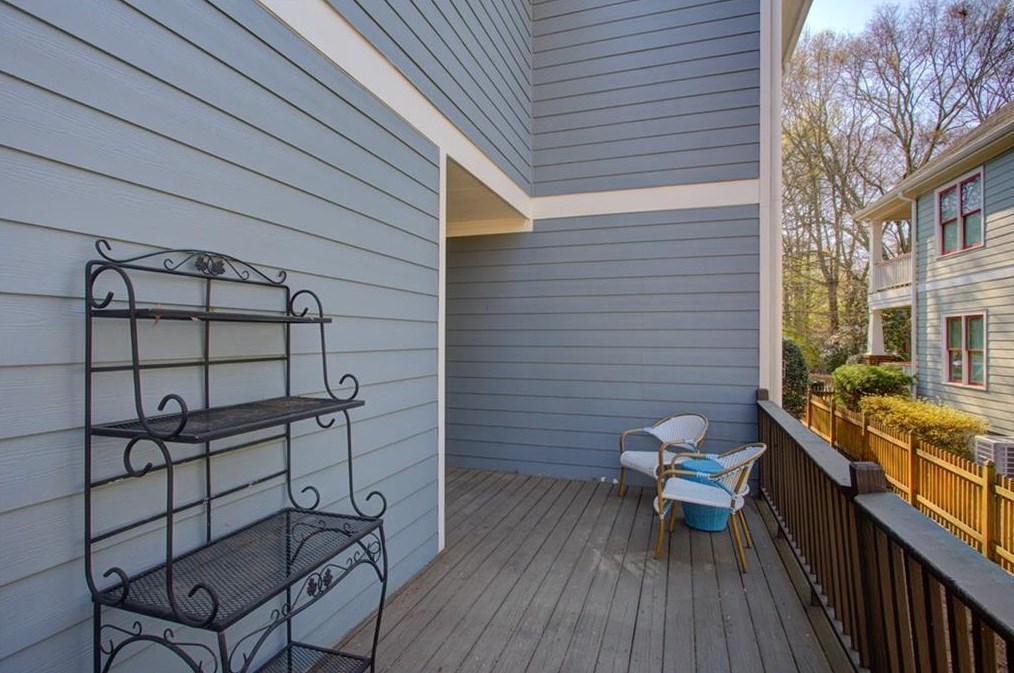 2592 Old Roswell Rd, Smyrna GA  30080-2112 exterior