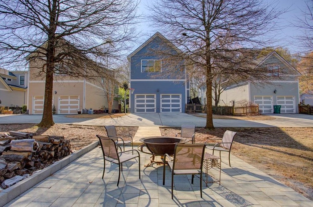 2592 Old Roswell Rd, Smyrna GA  30080-2112 exterior