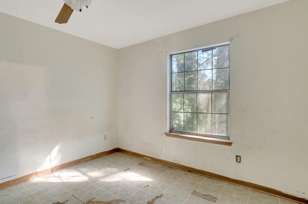 2457 Corner Shoals Dr, Decatur GA  30034-1224 exterior