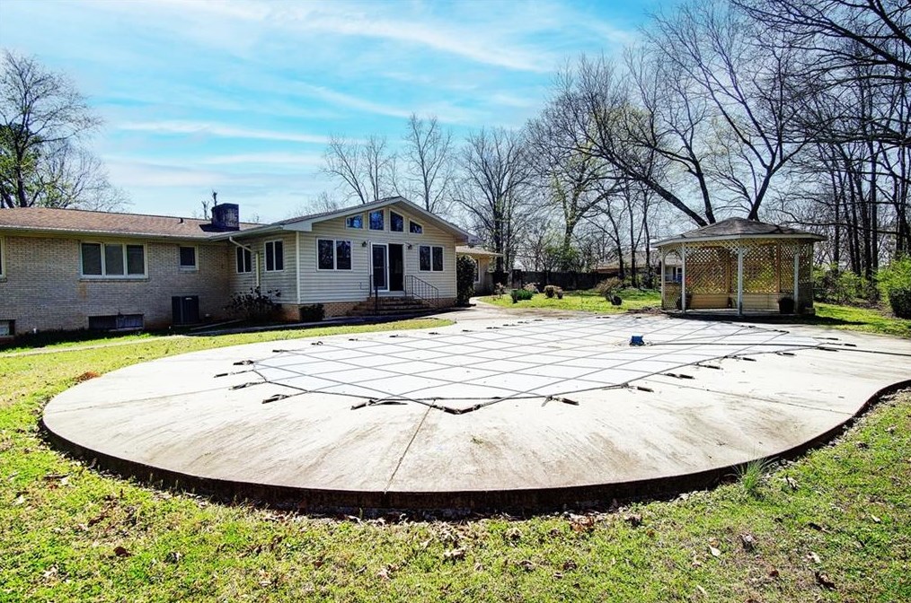 144 Devonwood Dr, Calhoun GA  30701-2026 exterior