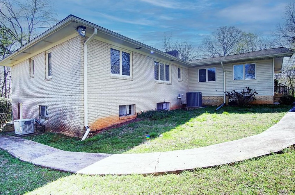 144 Devonwood Dr, Calhoun GA  30701-2026 exterior