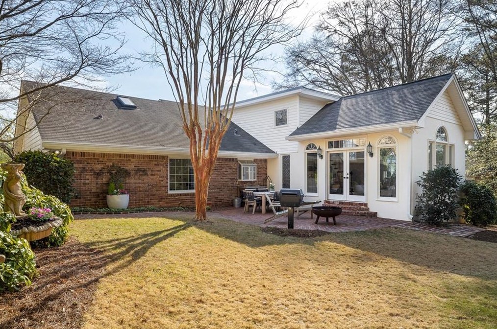 2828 Delcourt Dr, Decatur GA  30033-2440 exterior